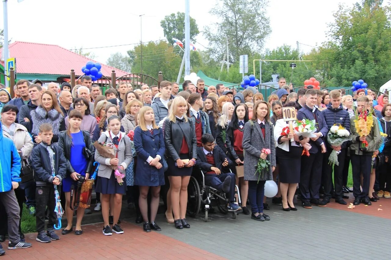 Сайт школы 214 Новосибирск Первомайский район. Директор школа 214 Новосибирск. Школа 214 Новосибирск Глинки. Микрорайон весенний Новосибирск школа 214. Школа 214 новосибирск