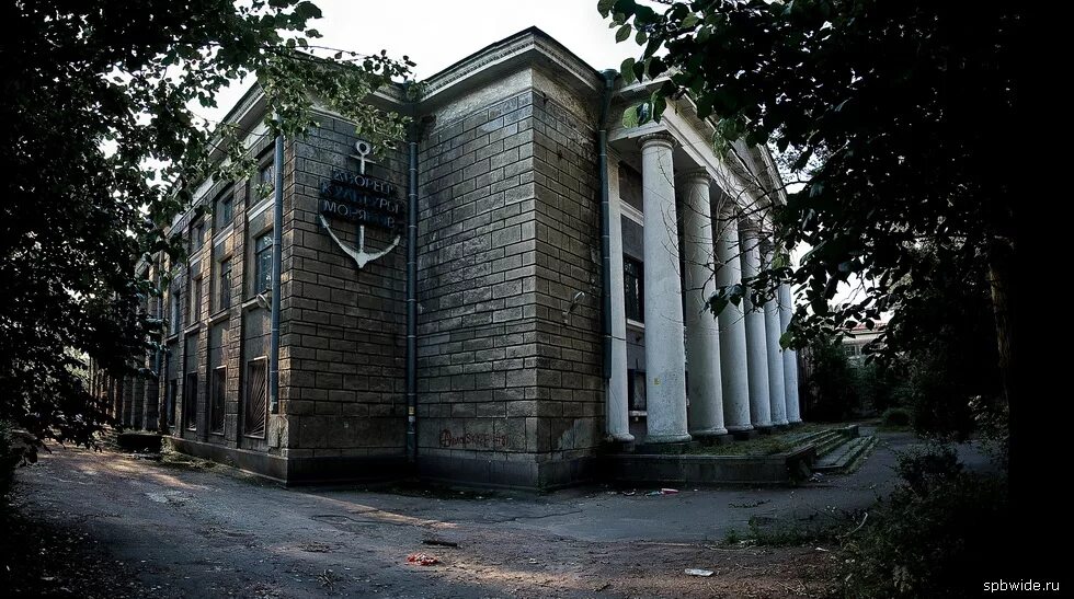 Дворец культуры моряков санкт-петербург. Здание кёнигсбергской биржи калининград. Дворец моряков калининград. Дворец моряков. Дворец культуры моряков калининград.