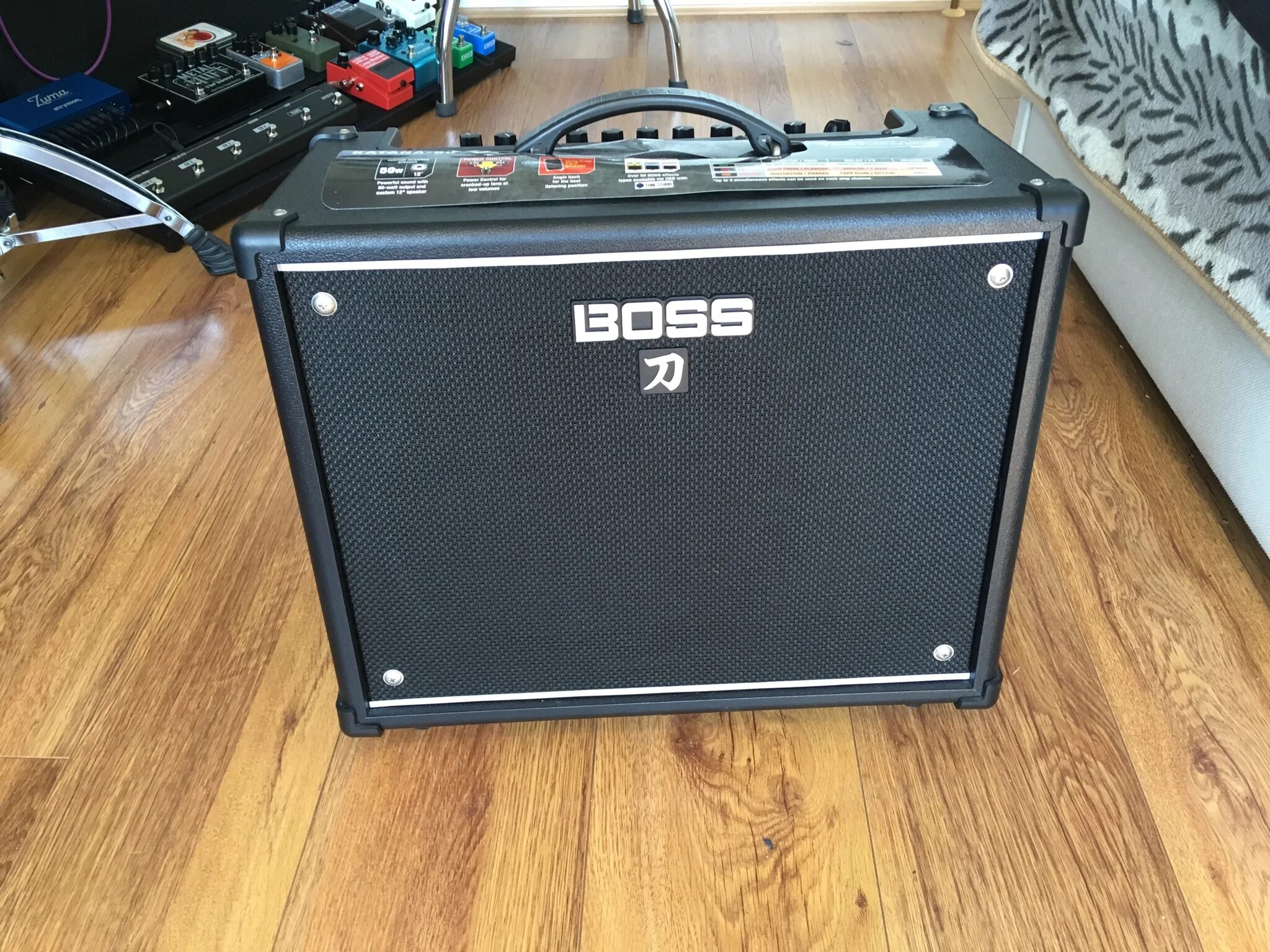 Boss katana mk2. Гитарный комбик boss katana. Boss комбоусилитель katana-100. Boss katana go. Boss katana 100 mk2.