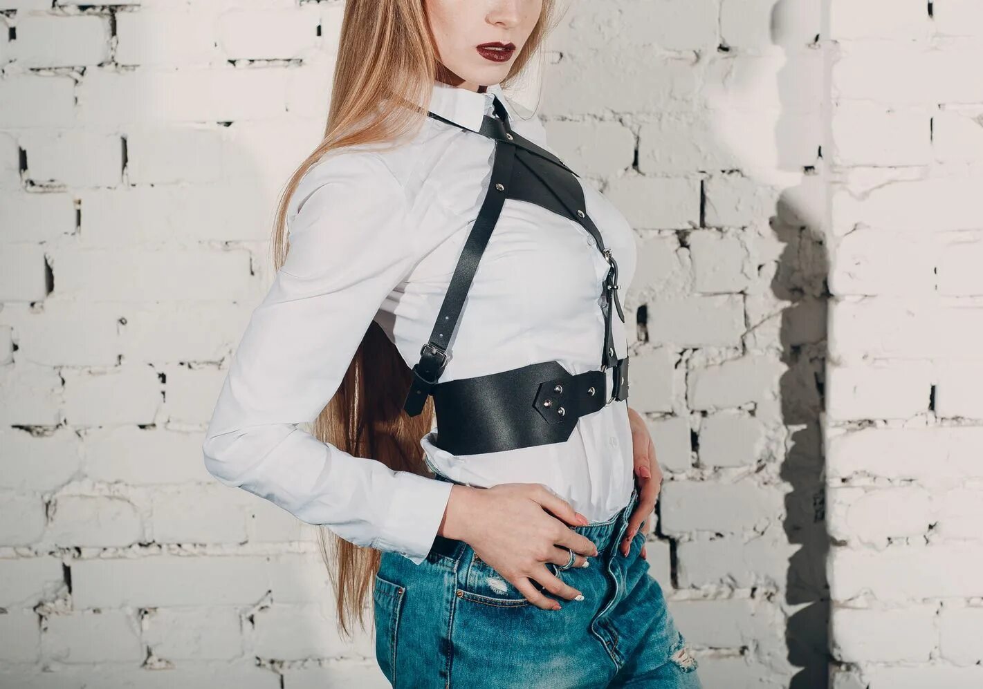 Гартеры с портупеей женские. Портупея dorothee schumacher. Портупея женская валберис. Портупея пояс. Женская кожаная портупея.