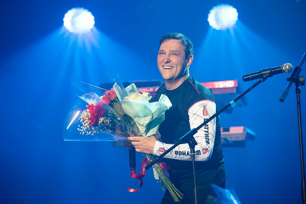 Последняя программа шатунова. Юрий шатунов 23. Юрий шатунов 2001. Юрий васильевич шатунов сейчас 2022. Юрий шатунов 2021.