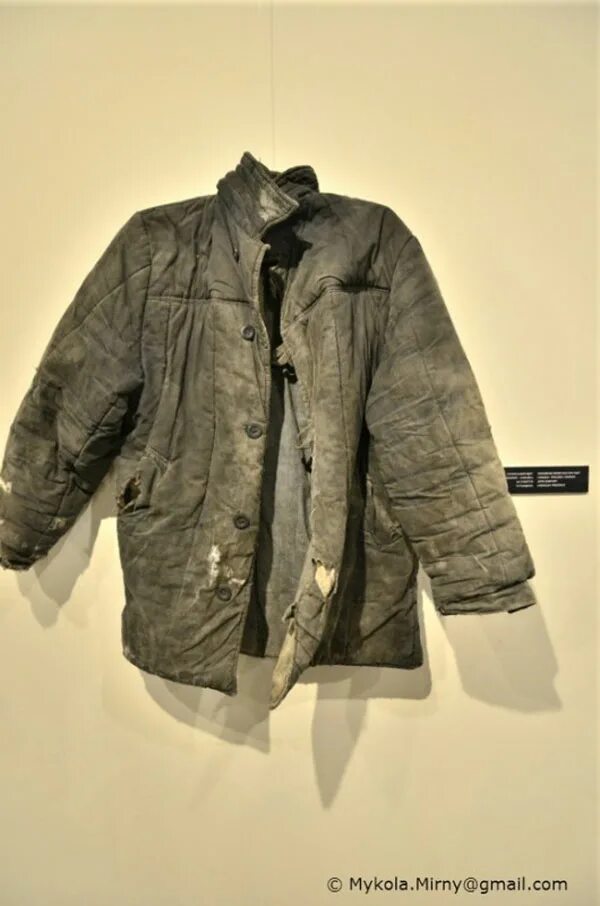 Телогрейка ватная нко_283 мужская хаки. Фуфайка телогрейка ватник. Ватная телогрейка 1941. Грязная куртка. Телогрейка ватная нко_283 мужская черная.