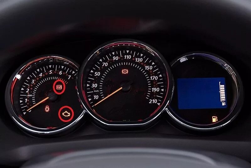 Знаки на приборной панели рено логан 1 поколения. Renault sandero панель приборов обозначения. Обозначения на панели рено сандеро. Индикаторы приборной панели рено логан 1. Сигнальная лампа электронных систем рено дастер.