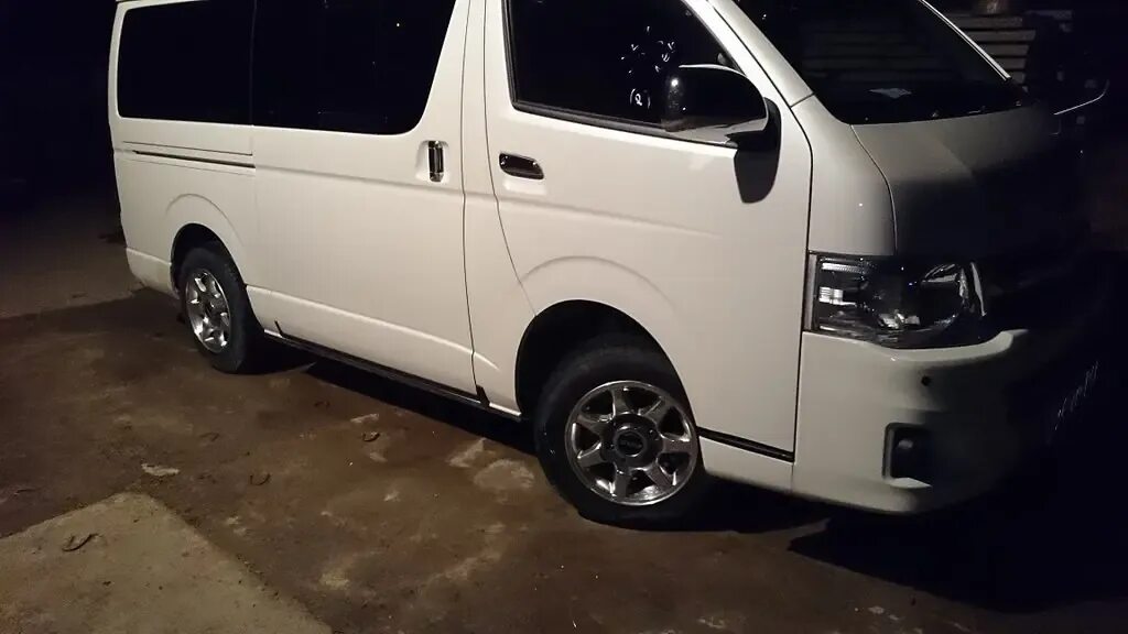 Тойота хайс шины. Тойота хайс региус 2001 года. Toyota hiace 4 поколение. Toyota hiace h100 диски. Toyota hiace диски.