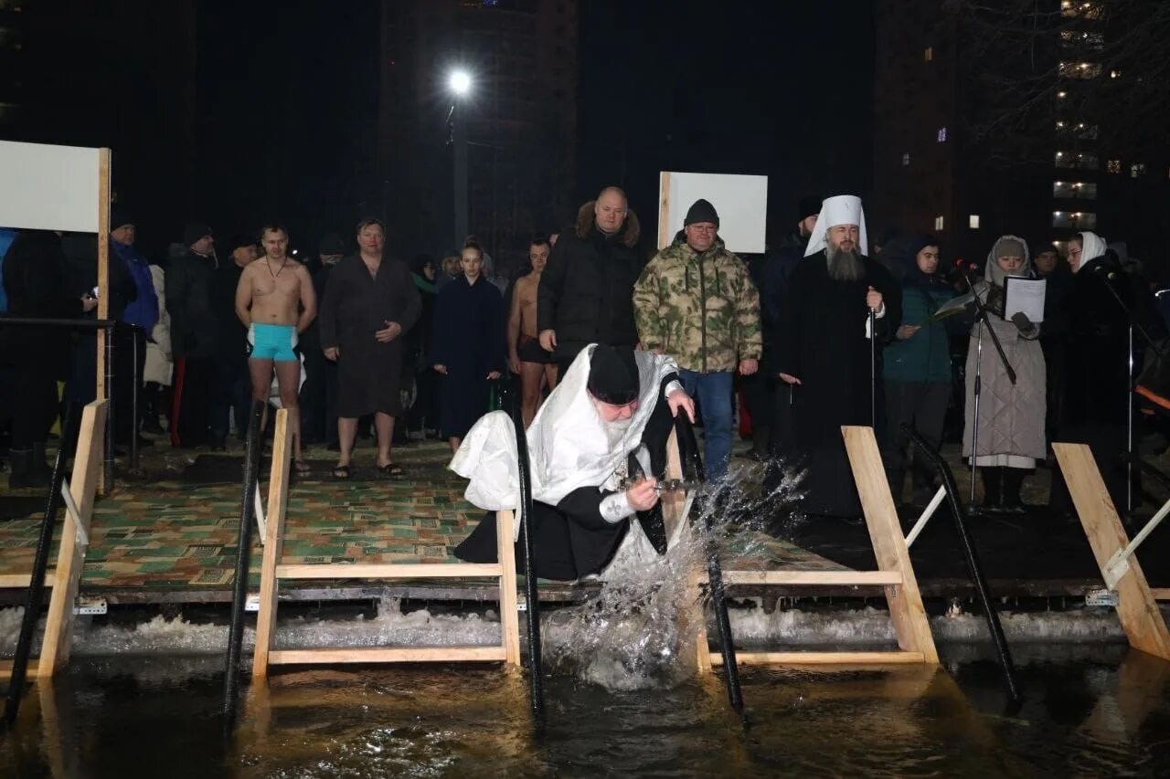 Крещенские купания в 2023 году. Крещение в спутнике пенза. Крещение фото на речке. Крещение пенза. О крещенской воде.