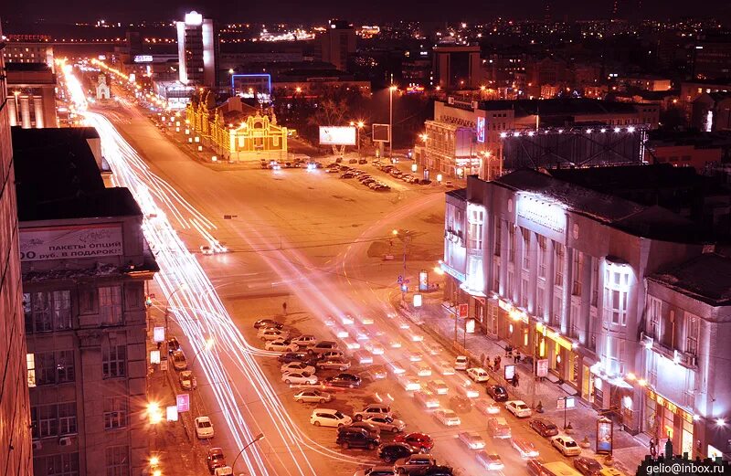 Красный проспект новосибирск. Город Новосибирск улица красный проспект. Новосибирск центр города красный проспект. Красный проспект Новосибирск самая длинная улица в мире.