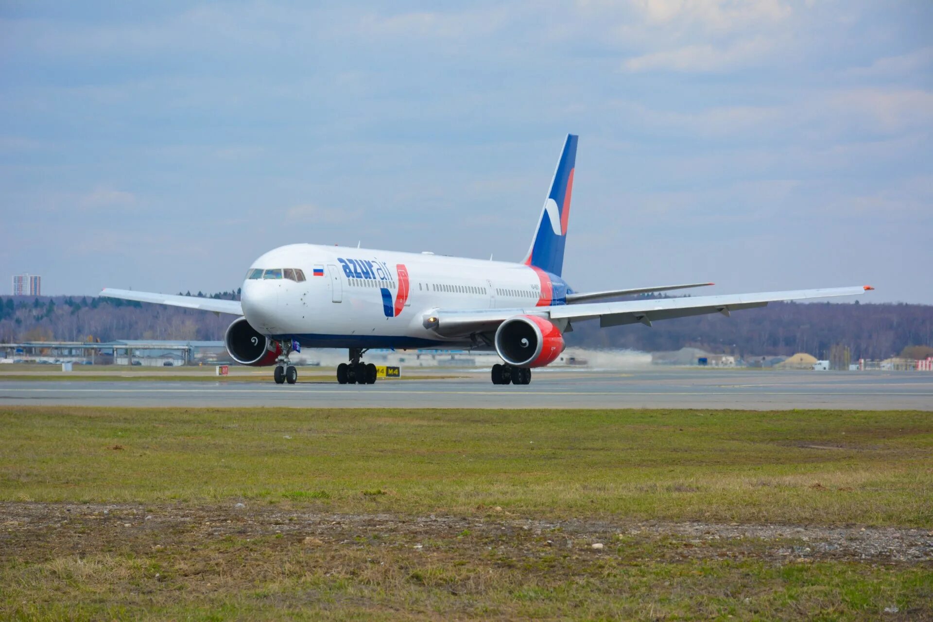 Самолёт азур в сочи. Боинг 767 azur air. Azur air перевес. Azur air перевес. Azur air авиакомпания самолеты.