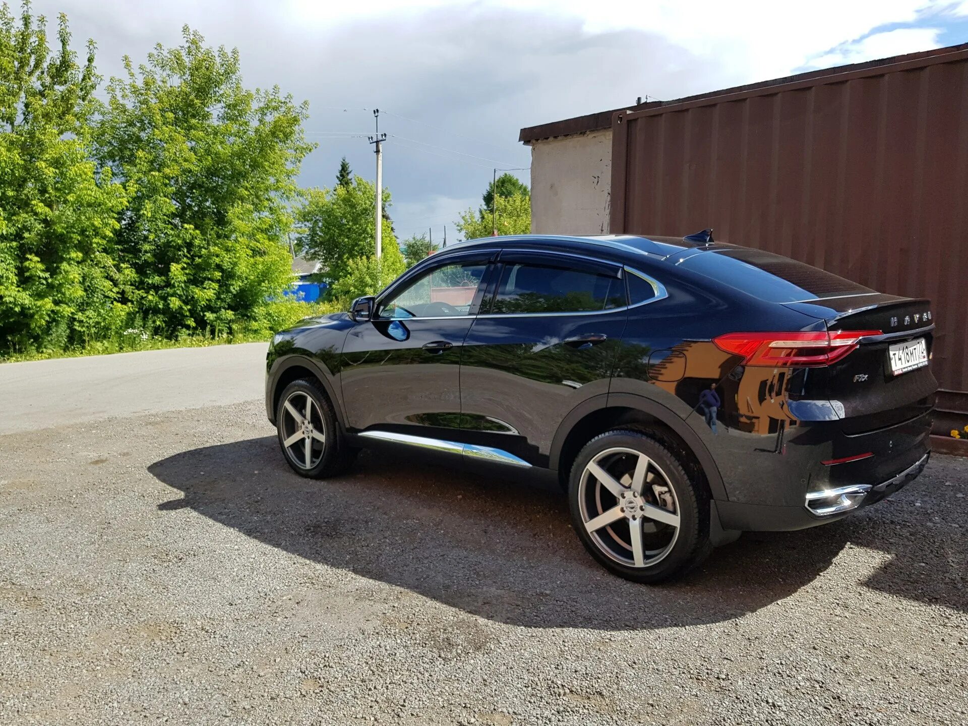 Хавать колеса. Cooper шины на хавал ф7. Haval f7x черный. Хавать колеса. Хавал ф7 r20.