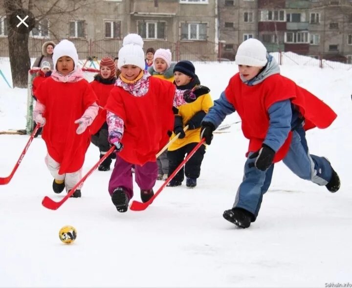 Тактика игры в хоккей с шайбой. Бокс для хоккеистов. Виды спорта для дошкольников. Спортивные игры для детей. Зимние виды спорта хоккей.