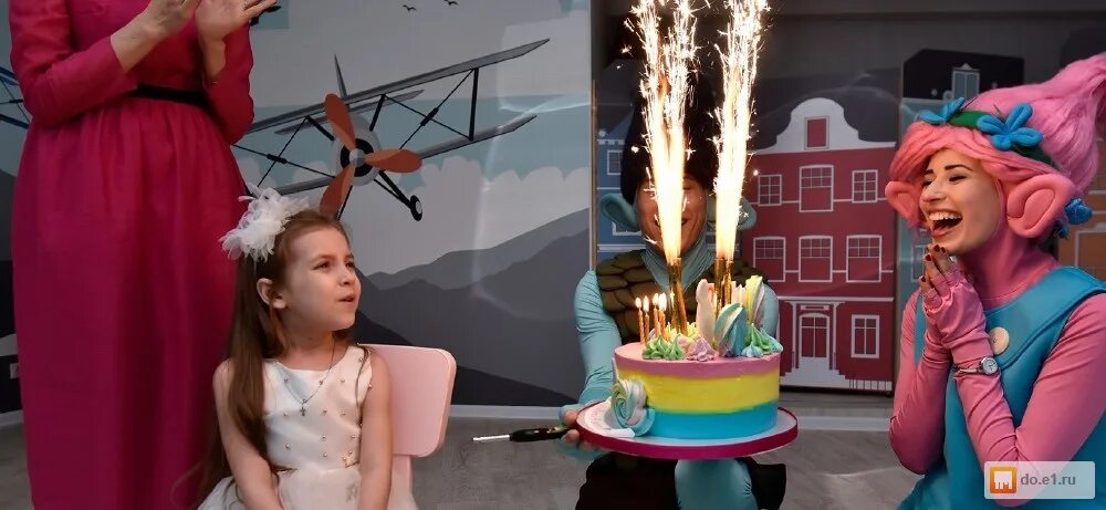 Аниматоры на день рождения ребенка. Костюмы фиксиков для аниматоров. Артишок дзержинск аниматоры. Экспресс аниматоры. Аниматор на детский день рождения.