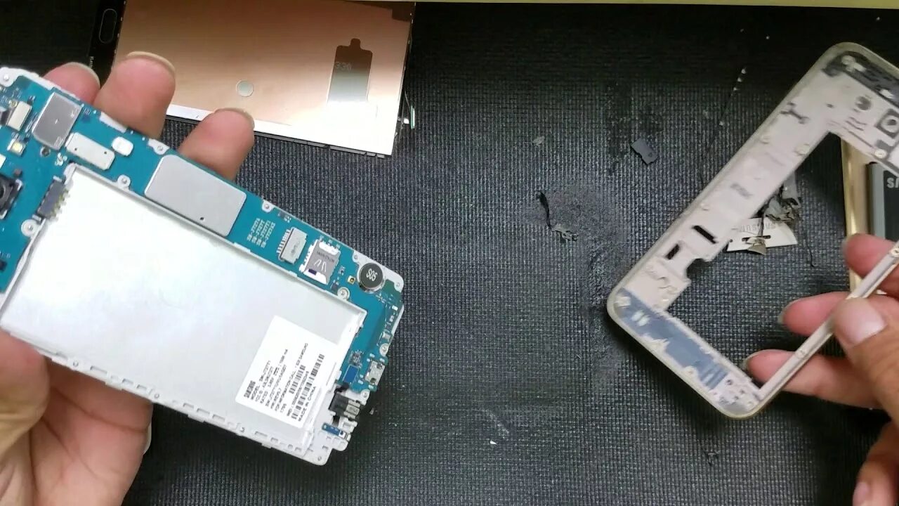 Как разобрать самсунг 2017 Фотогалерея дня: внутренности смартфона Samsung Galaxy Fold