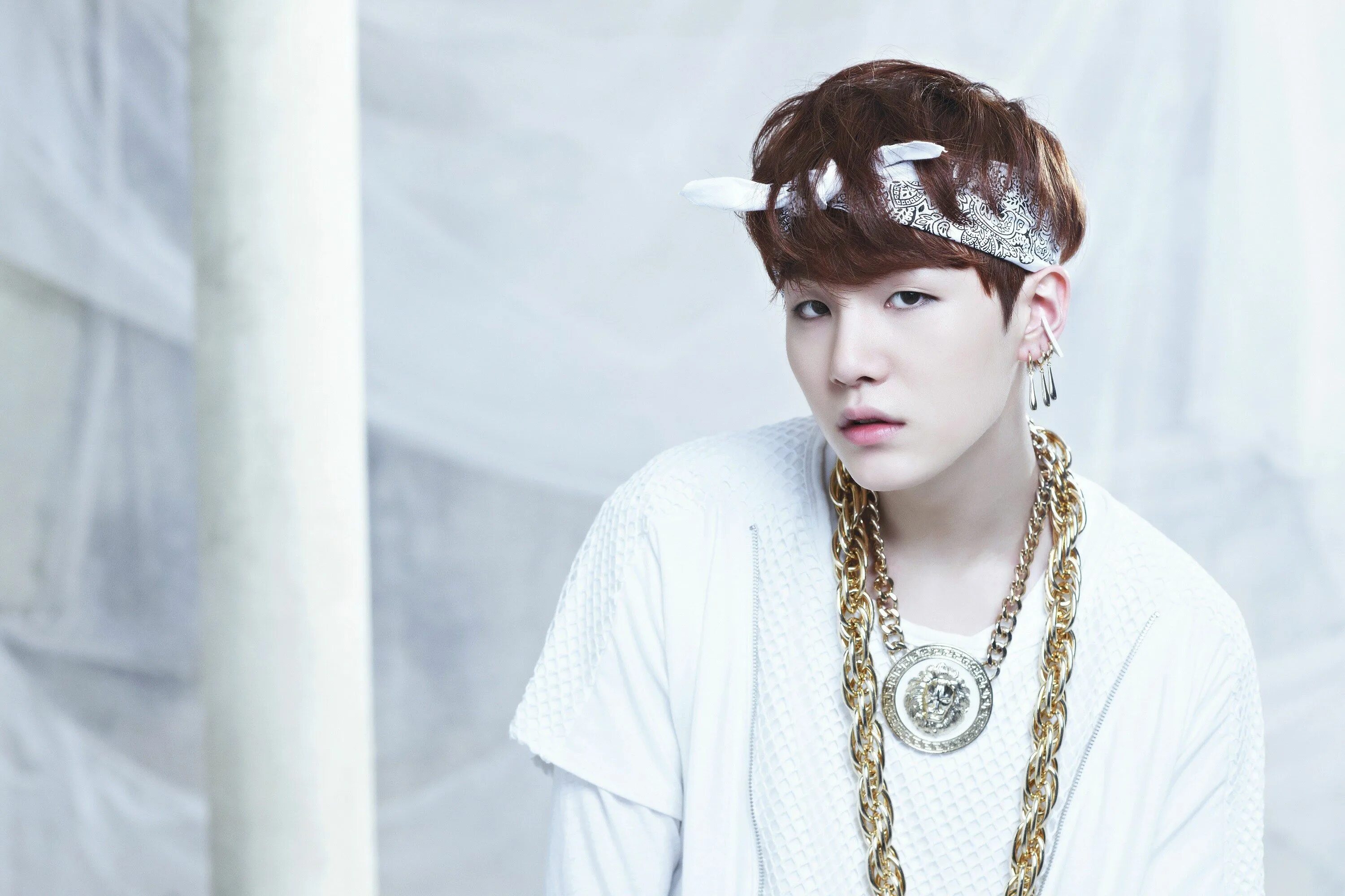 Шуга групп. Шуга БТС. Группа BTS suga. Мин Юнги 2013. Suga BTS.