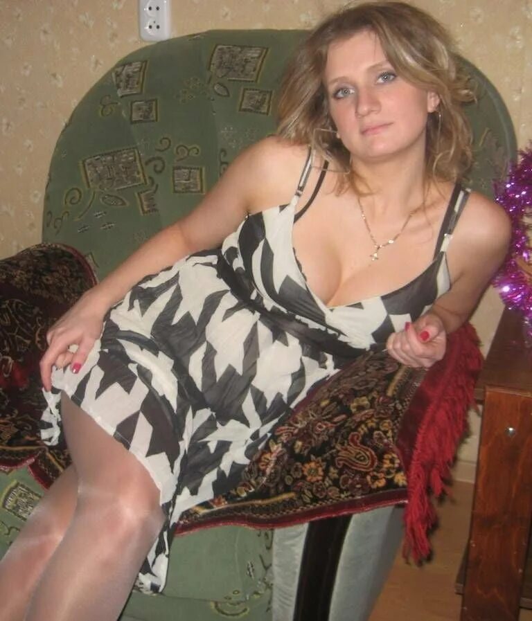 Домашние снимки женщин. Частная фотосессия русской жены. Частный фотоальбом жены. Частные фотосессии жен. Супруги личное домашнее.