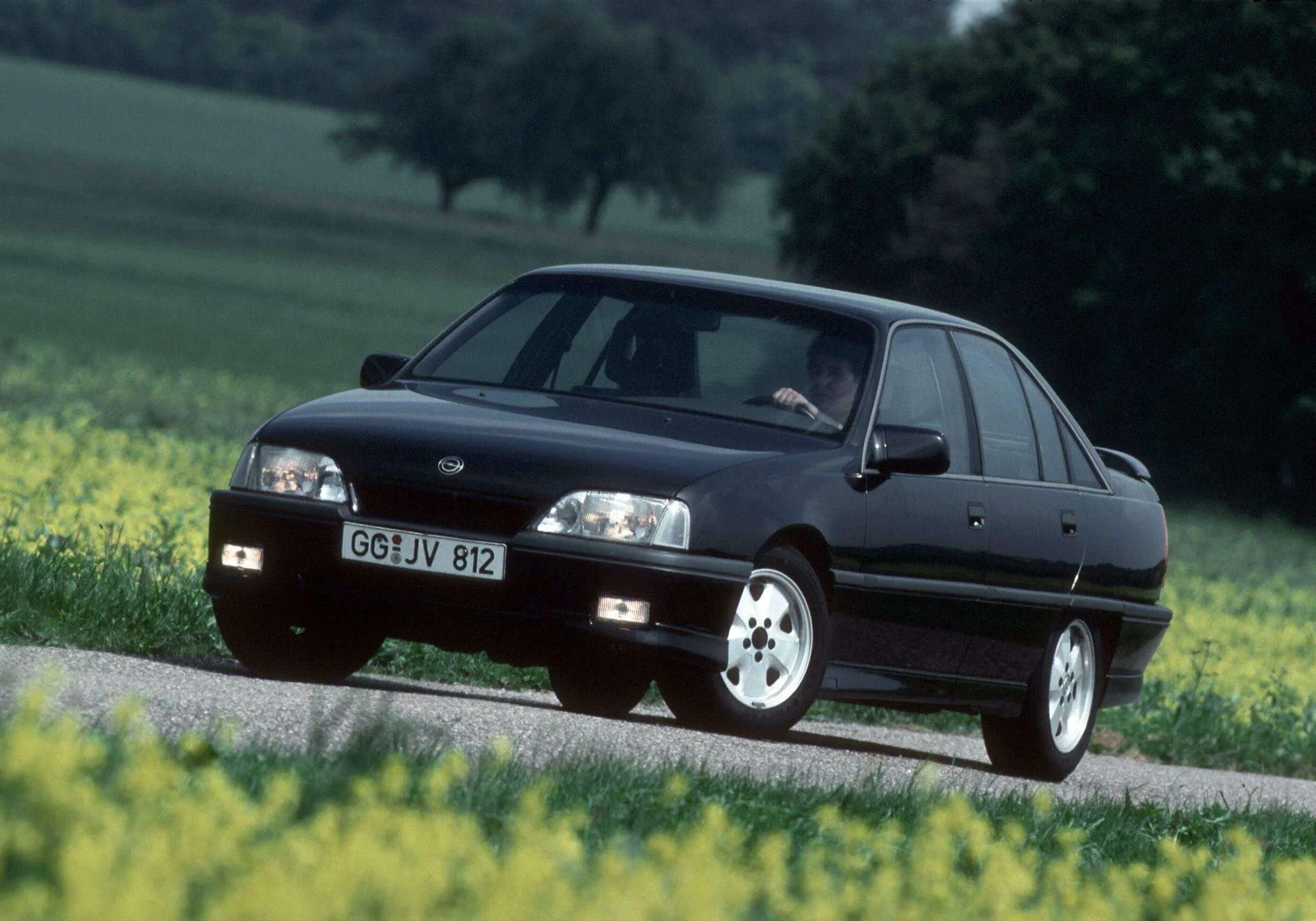 Машину опель омега б. Opel Omega 3000. Opel Omega 1987 седан. Опель Омега седан 1994. Opel Omega a 2.0.