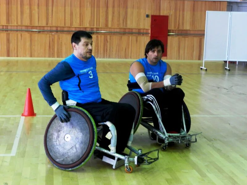 Инвалиды в приморском крае. Спорт для инвалидов. Инвалиды в приморском крае. Игры для овз и колясочников. Необычные мероприятия для инвалидов.