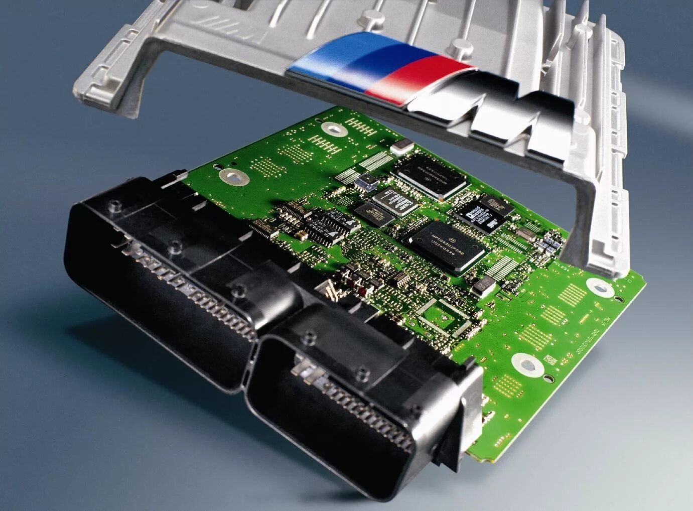 Программирование блоков управления. Эбу ecu. electronic control unit (ecu). модуль dde bmw s85. автомобильные блоки управления.