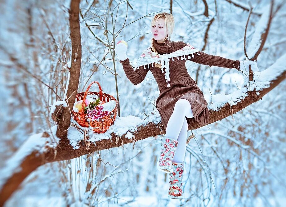 Зимняя фотосессия в лесу девушек идеи. Зимняя фотосессия. идеи для фотосессии зимой. зимняя фотосессия в лесу. фотосессия в лесу зимой.