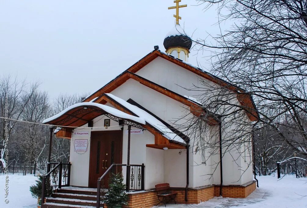 Храм иоанна кронштадтского в москве. Храм кронштадтского в головине. Храм кронштадтского в головине. Церковь иоанна кронштадтского в головино. Храм на кронштадтском бульваре в москве.