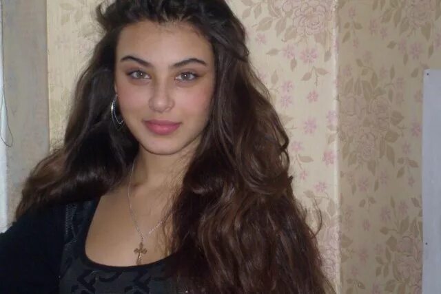 цыганы частные. красивые цыганки женщины. патрина шаркози цыганка. красивые цыганки. босоногая румынская цыганка.