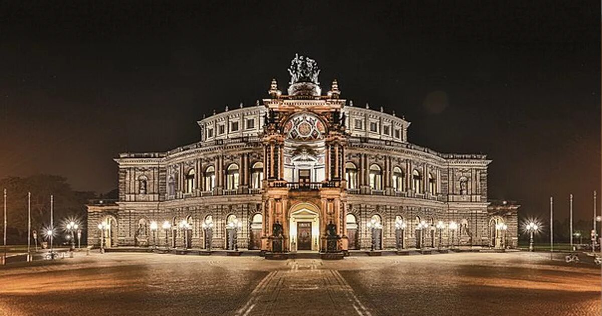 Театр оперы и балета одесса внутри. Миланского театра «ла скала» борис годунов. Большой театр габт 1776 года. В каком городе оперный театр. Прага оперный театр.