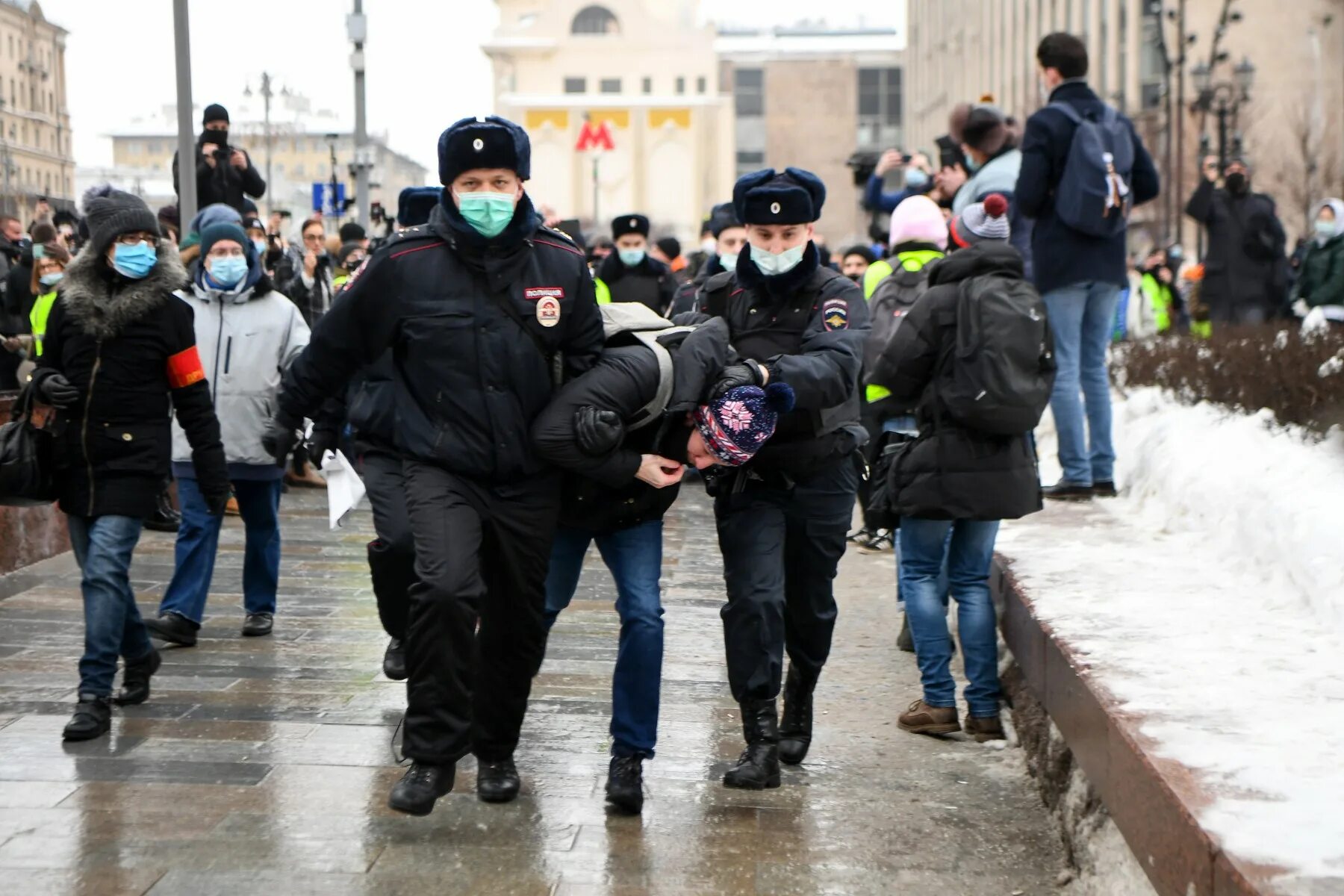 Южнокорейская оппозиция. Массовые беспорядки в Москве. Навальный диверсант.
