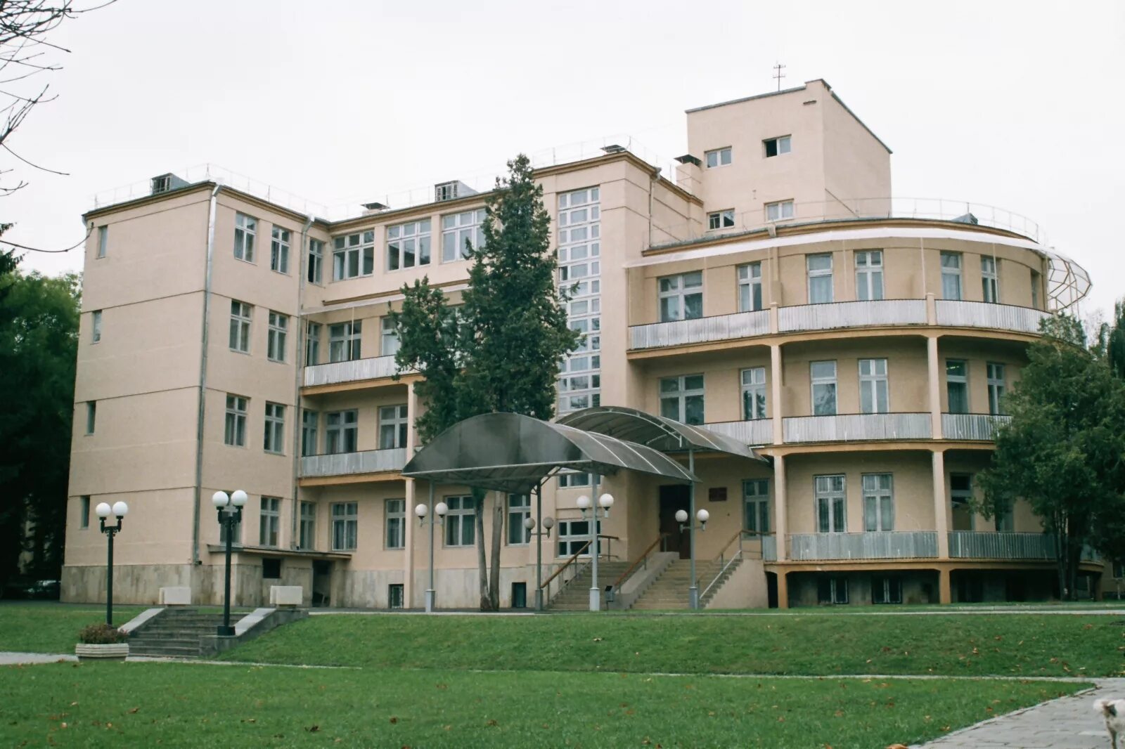 Сайт военных санаториев министерства. Санаторий ЦВС Кисловодск. Кисловодск санатории ЦВС Кисловодский. Санаторий Министерства обороны Кисловодск. Военный санаторий Кисловодск.