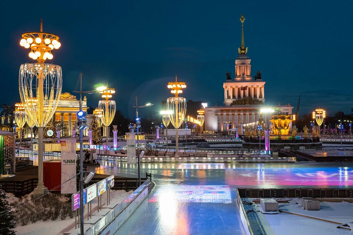 Каток вднх 2023 год. Каток вднх 2021. Каток вднх 2020. Зимний каток вднх 2017. Каток на вднх 2022.