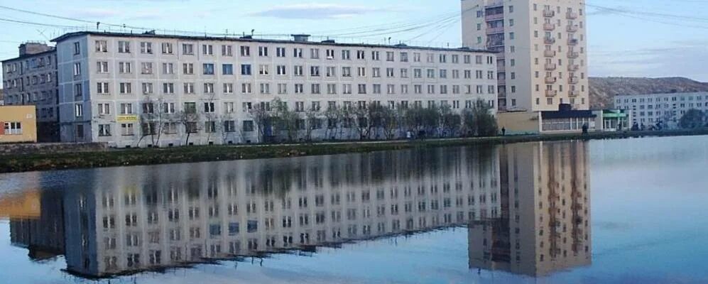 Работа гаджиево мурманская. Гаджиево мурманская область. Гаджиево мурманская область. Работа гаджиево мурманская. Гаджиево центральная площадь.