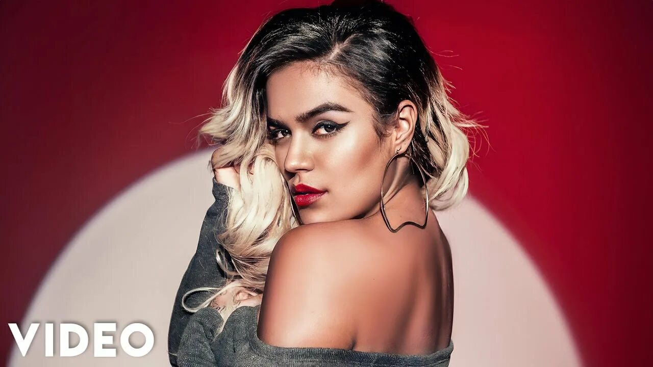 Певица tiesto karol. Karol g oki. Солистка karol g. Karol g oki. Karolg.