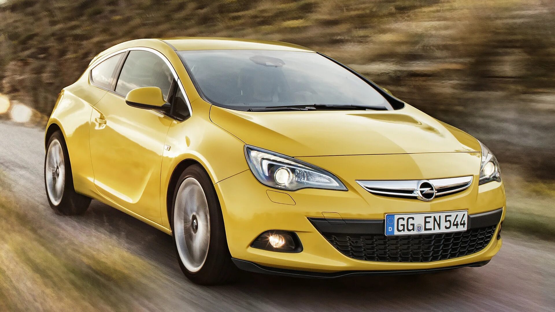 Opel Astra 2014. Opel Astra GTC.