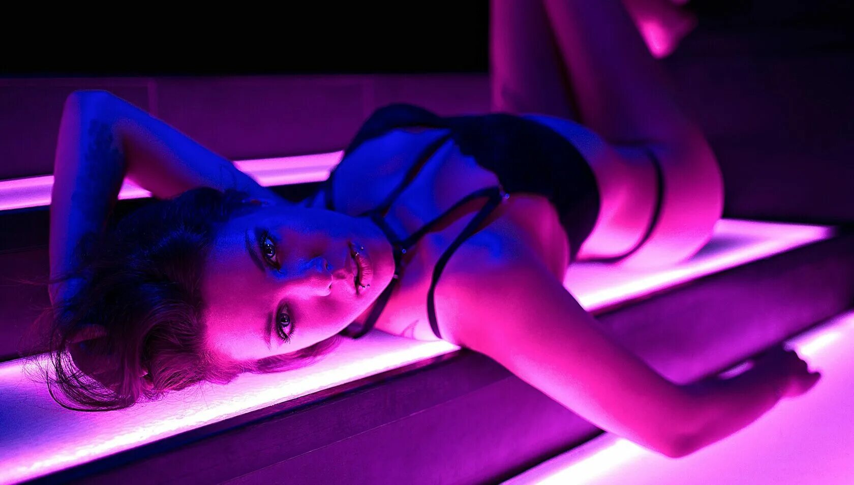 песня ультрафиолетом сладко пахло. ультрафиолет музыкальный. песня ультрафиолетом сладко пахло. ультрафиолет музыкальный. фотосессия в ультрафиолете.