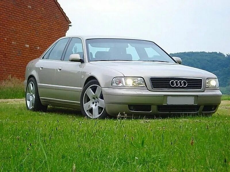 2000 год на продажу. Ауди а8 2000. Audi s8 2000. Audi a8 d2. Ауди 2000 года.