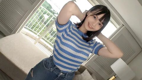 お っ ぱ い 触 ら れ て 笑 っ て い る テ-マ パ-ク の 従 業 員 ひ ま り 24 歳 