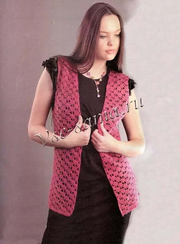 Жилет крючком. Вязание крючком жилета для женщин безрукавки. Вязание крючком жилета для женщин безрукавки. Жилет крючком для полных. Вязаные безрукавки для женщин крючком.