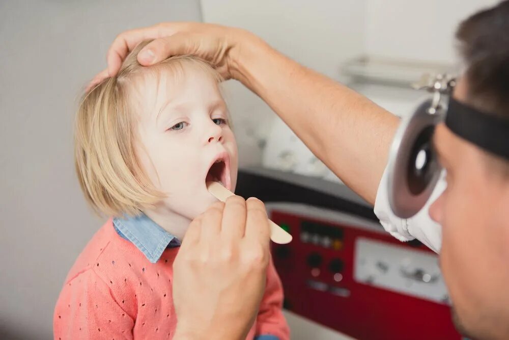 Аденоиды у ребенка 2 3 лет. Лазеротерапия носа детям.