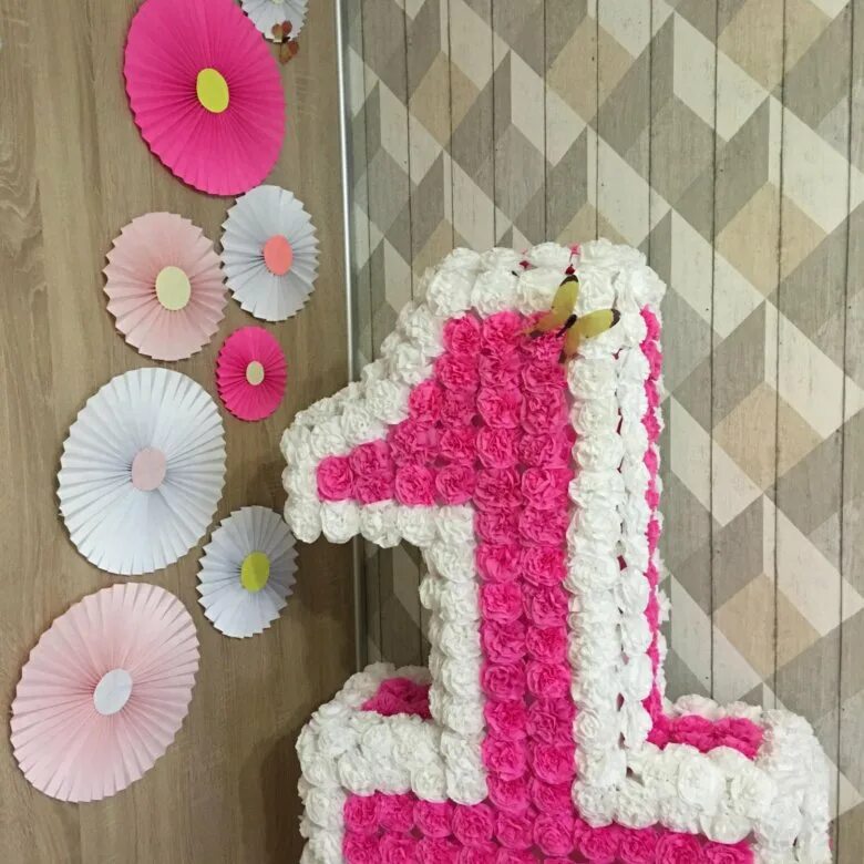 Украшаем цифру 1. Цифра 1 на день рождения. Объемные цифры из цветов. Цифры из картона. Единица на годик.