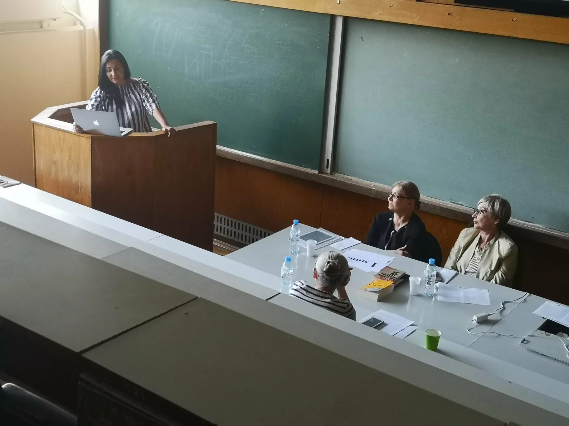 преподаватели мгу истфак. кафедра русского языка мгу. кафедра зарубежной литературы мгу. кафедра зарубежной литературы мгу. коммунистическая аудитория журфак мгу.