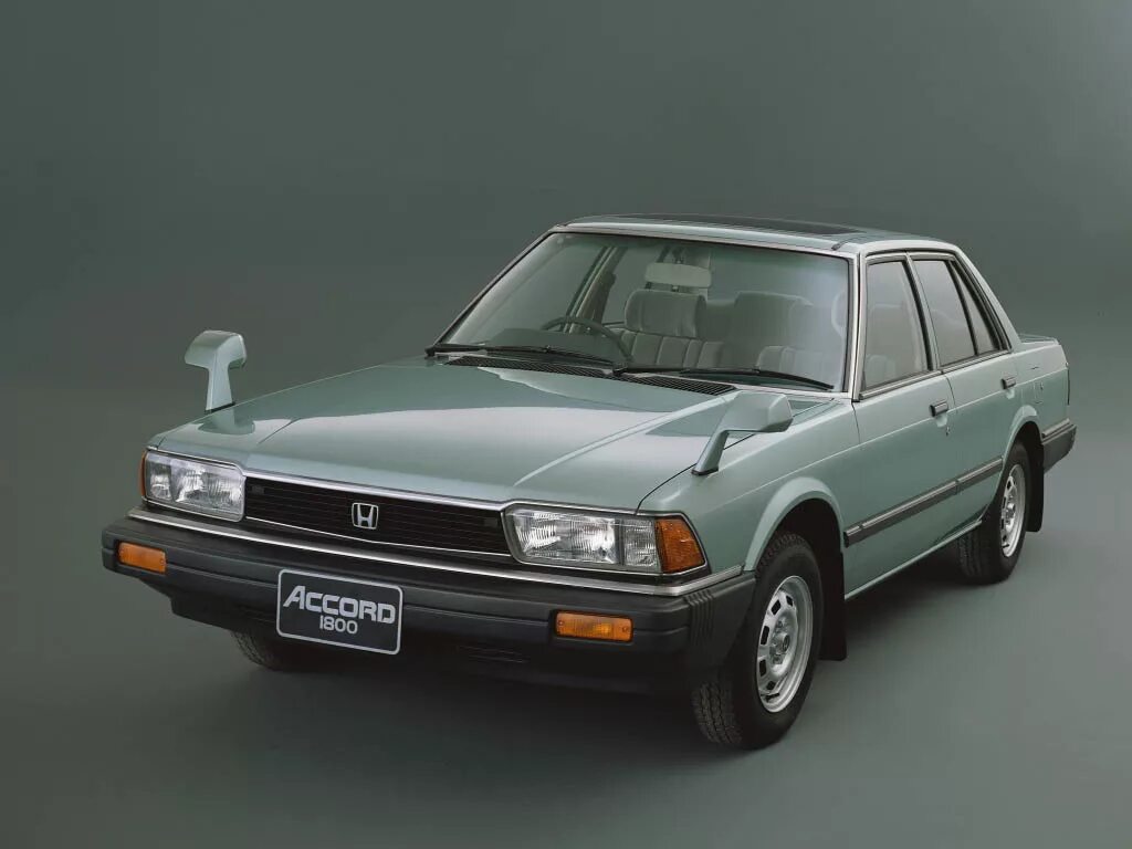 Honda accord 1 поколение. Honda accord 1983. Honda accord седан 1977. Honda accord 3. Первый хонда аккорд.