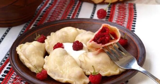 Вареники с малиной
