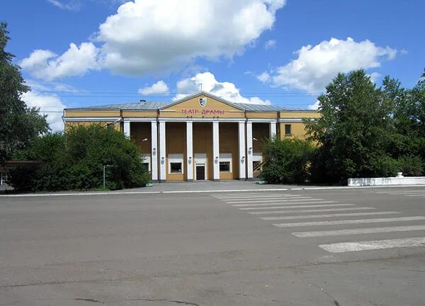 Черемхово театр. Вокзал города черемхово. иркутская область город черемхово площадь ленина. город черемхово дом культуры. дворец в черемхово.