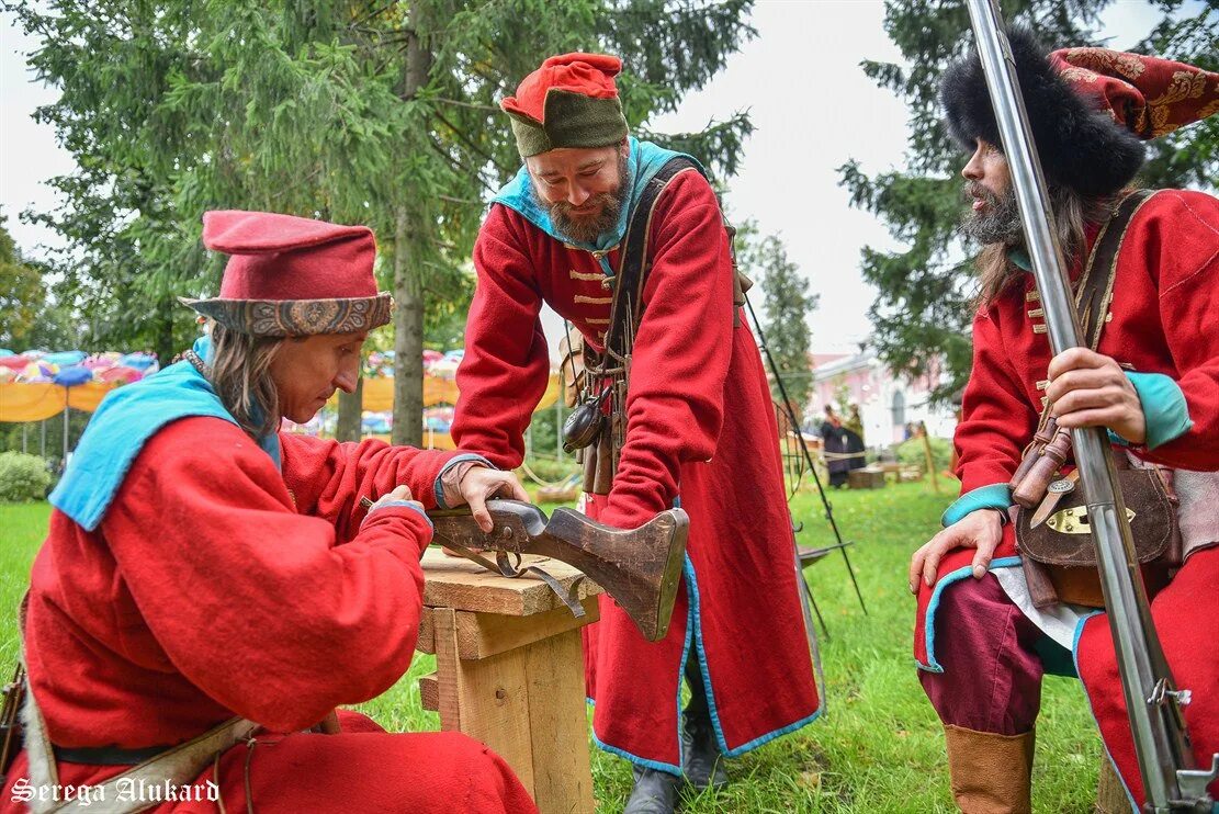 Люди увлекающиеся историей. Живая история реконструкция. Слобода историческая реконструкция. Фестиваль реконструкции Живая история. Реконструкция фестиваль Тверь.