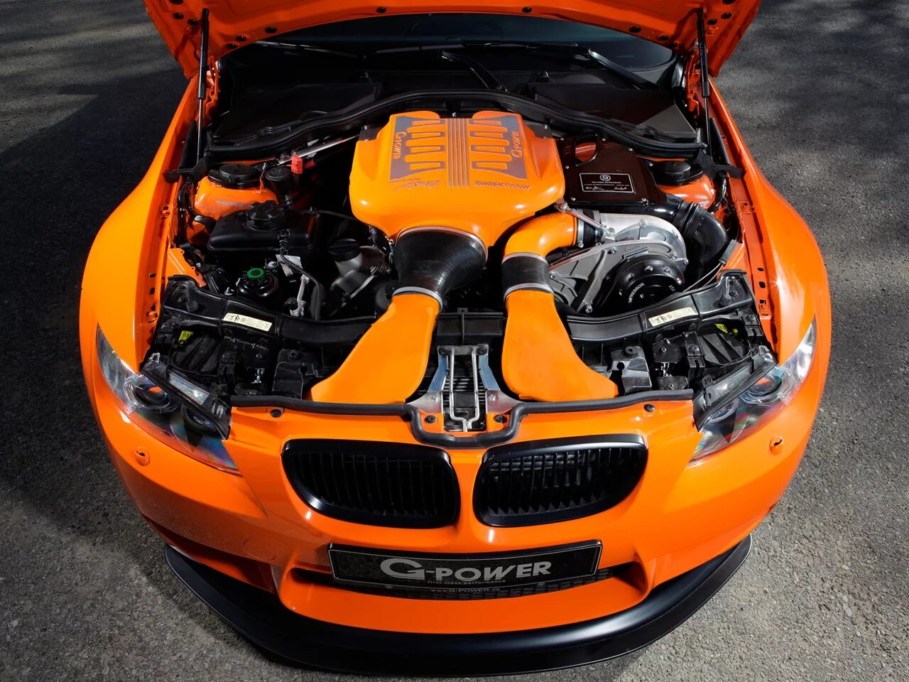 Dodge charger твин турбо. Самые мощные двигатели для авто. Ken block ford mustang hoonicorn v2. Dodge challenger hemi мотор. Хот род v16.