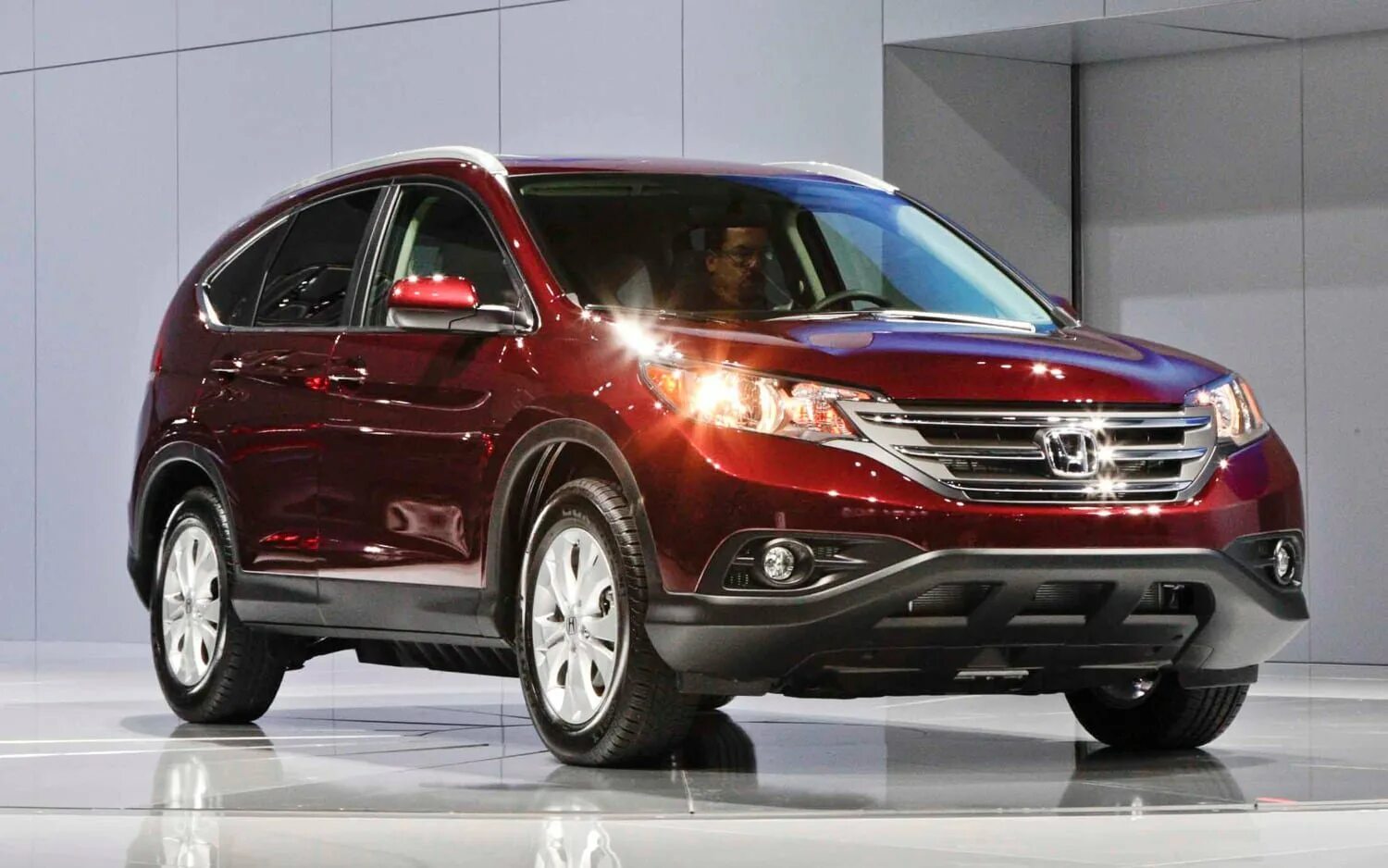 Купить новую хонду срв у официального. Honda CR-V 2012. Хонда ЦРВ 2012. Хонда СРВ 2012. Хонда СРВ 4 поколения 2.4.