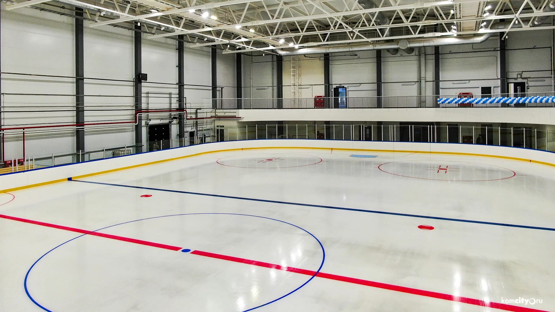 ледовый дворец комсомольск на амуре дзержинского. ледовый дворец металлург комсомольск. новый ледовый дворец комсомольск-на-амуре. команда амур. ледовый дворец новокузнецк металлург.