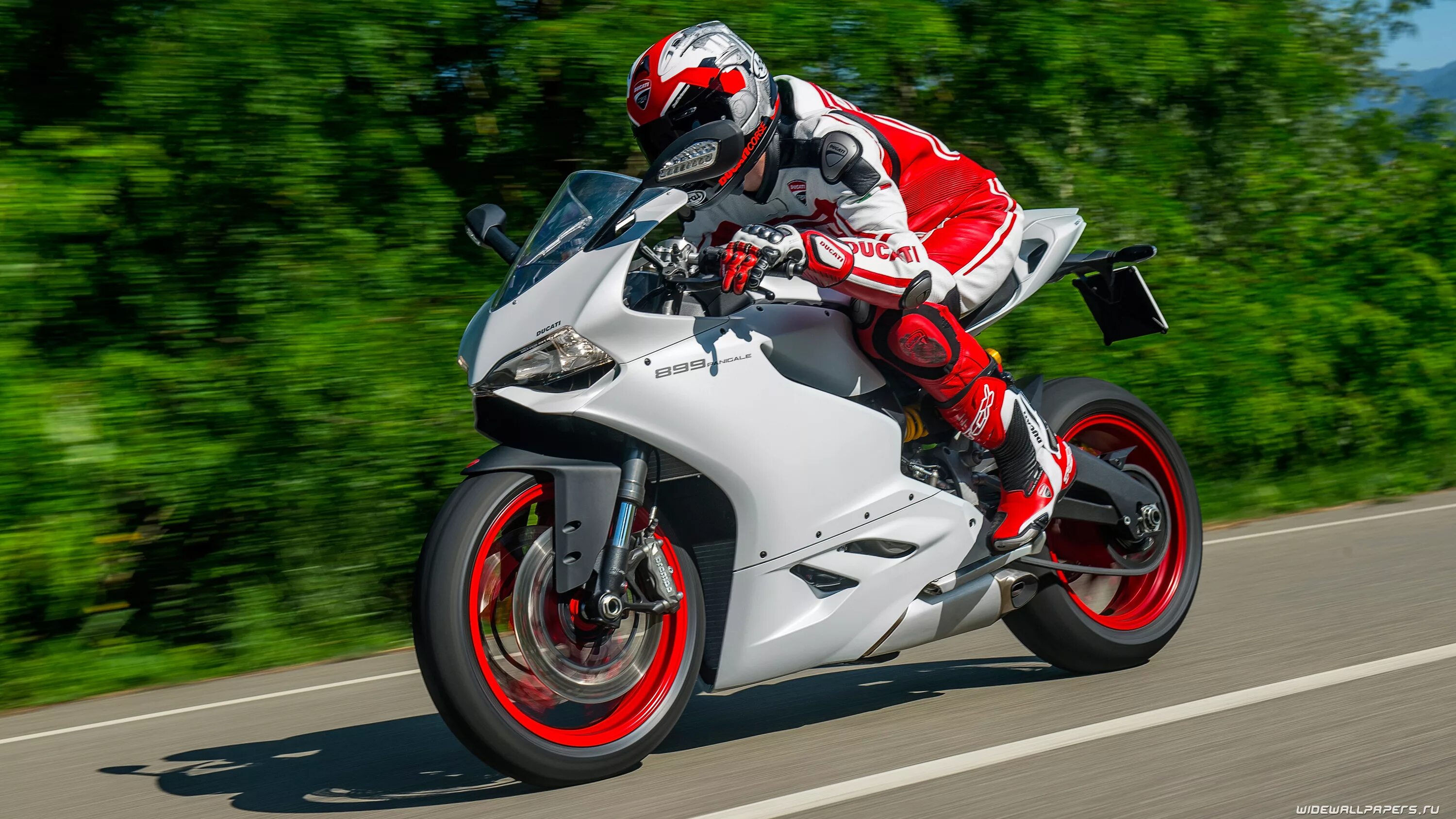 Беларускія байкі 4. Дукати 899 Panigale. Ducati: 899. Дукати Панигале 2014. Ducati 899 Panigale White.