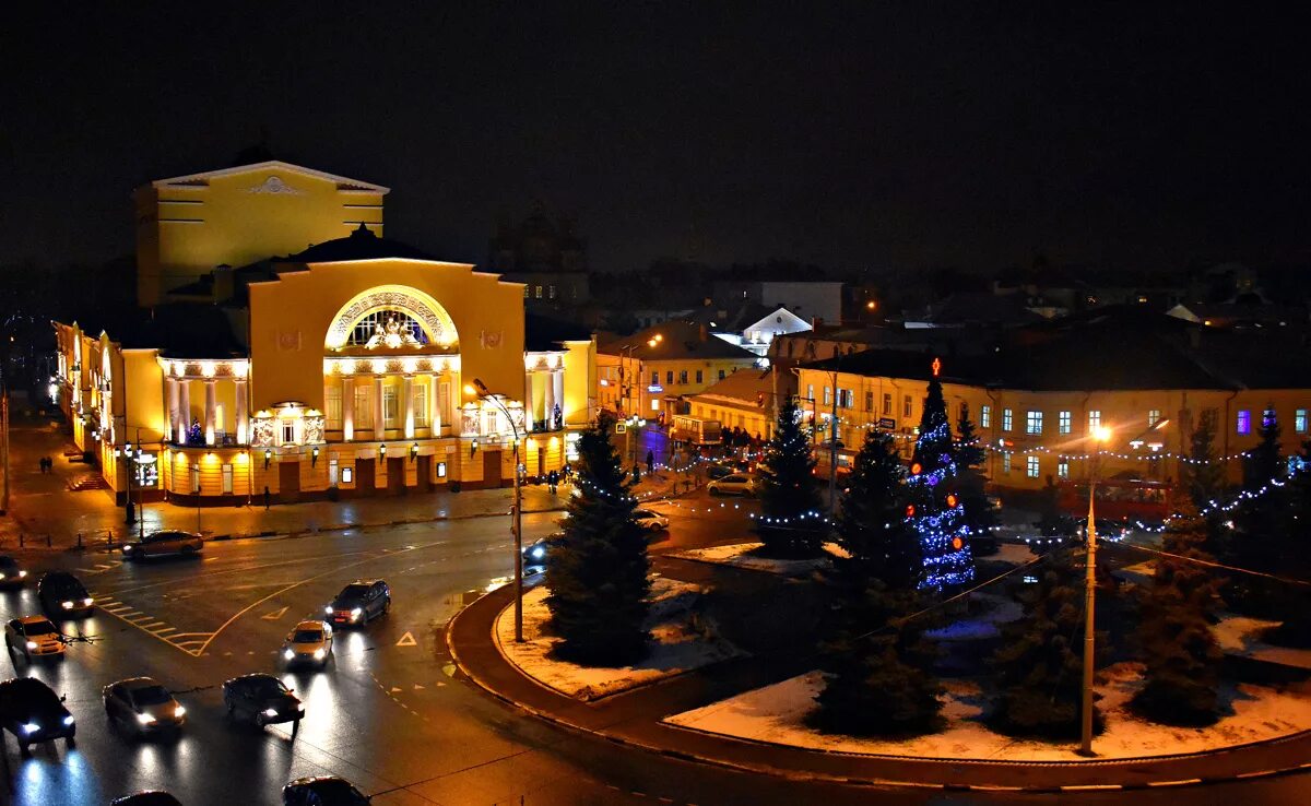 Театр ярославля фото. Драматический театр Ярославль. Ярославский Волковский театр. Волковский театр Ярославль ночью. Театр Волкова Ярославль.