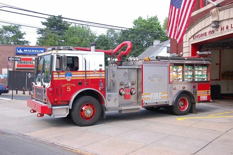 Пожарный автомобиль пнс. Mack Fire engine. Mack FDNY. Mack 5. FDNY Fire Equipment.