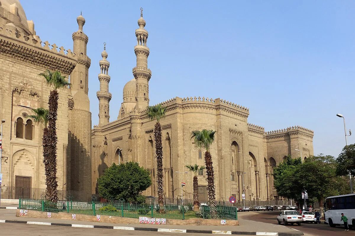 Каир достопримечательности. Мечеть ар-Рифаи Каир. Мечеть-медресе Султана Хасана. Мечеть Хасана в Каире. Мавзолей ар-Рифаи.