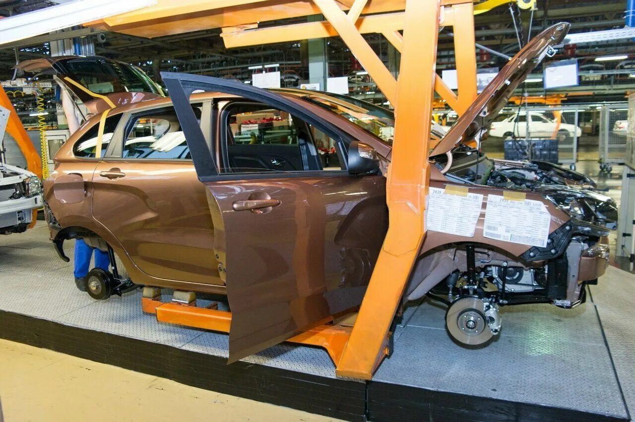 Renault nissan автоваз конвейер. Простой автоваза. Простой автоваза. Автомобильный завод в тольятти. Конвейер автоваза 2022.