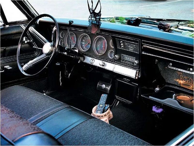 1967 значение. Chevrolet impala 1967 салон. chevy impala 1967 салон. шевроле импала 1967 года салон. chevrolet impala 1967 внутри.